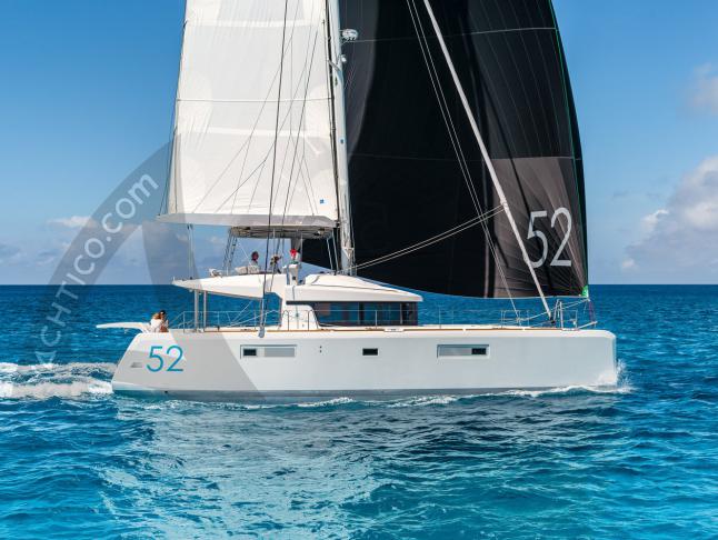 Catamaran Lagoon 52 F for rent in Eden Island Marina