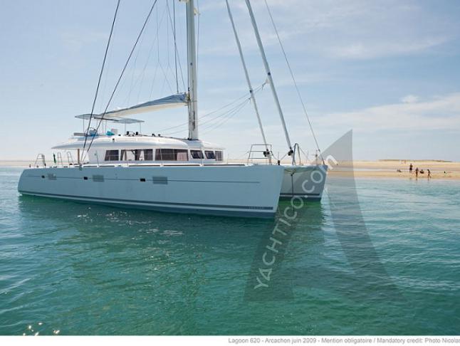 Katamaran Lagoon 620 Yachtcharter in Trogir