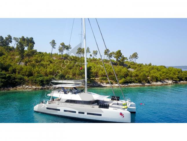 Catamaran Lagoon Seventy 7 for rent in Split