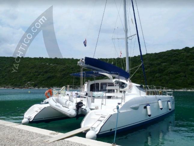 Catamaran Lavezzi 40 available for charter in Primosten