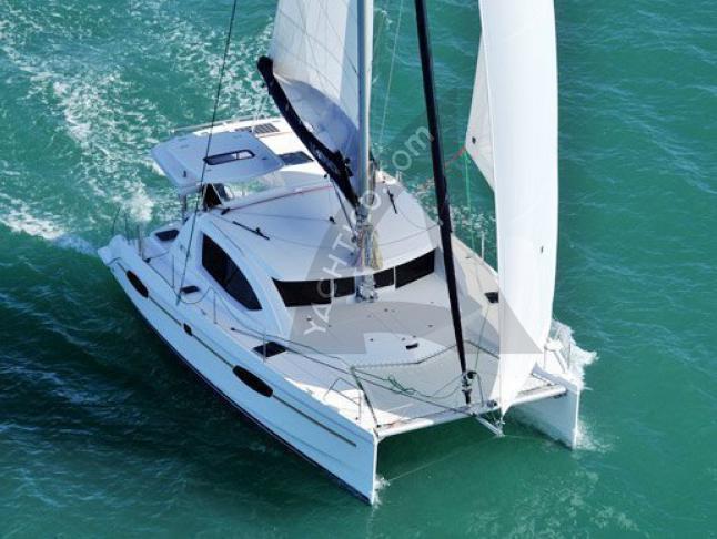 Catamaran Leopard 39 for hire in Saint Raphael