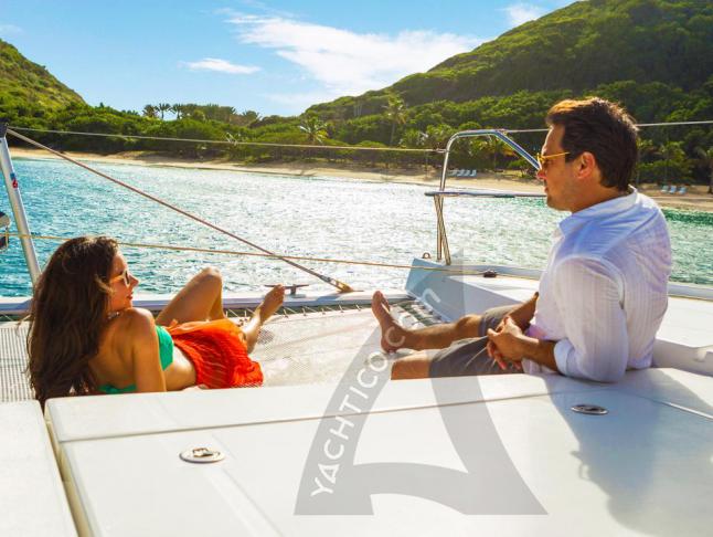 Kat Leopard 40 chartern in Marina Agana