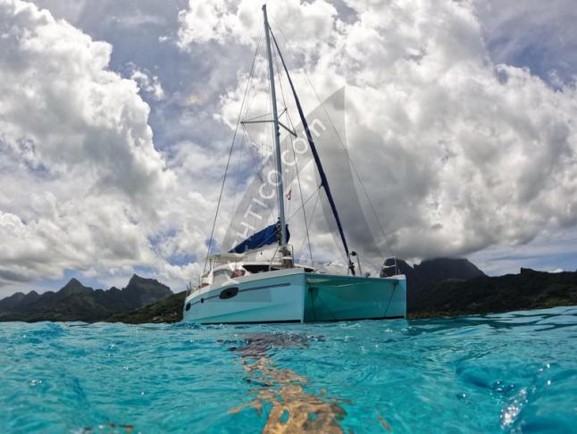 Catamaran Leopard 40 available for charter in Avatoru