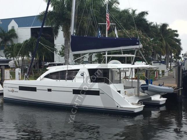 Catamaran Leopard 40 for charter in Maya Cove