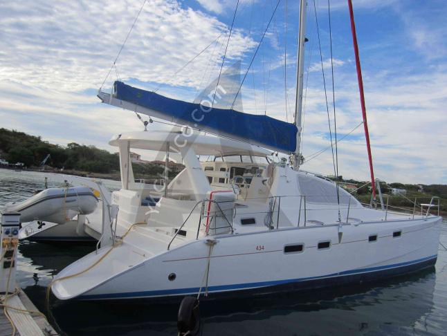 Catamaran Leopard 43 for rent in Clifton Harbour