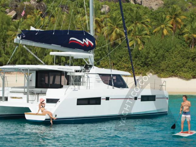 Katamaran Leopard 45 chartern in Nelsons Dockyard