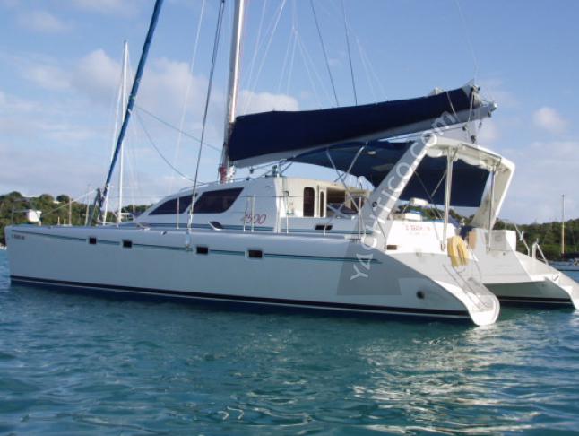 Catamaran Leopard 45 available for charter in Procida
