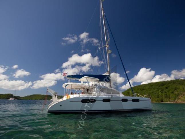 Catamaran Leopard 46 for charter in Lagoon Marina