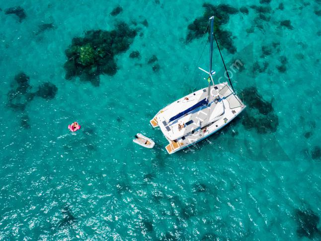 Kat Leopard 48 chartern in Mtoni