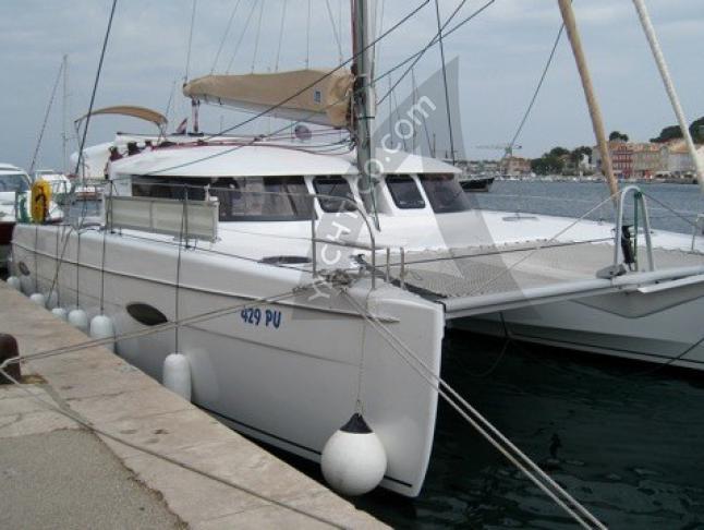 Catamaran Lipari 41 for rent in Pula