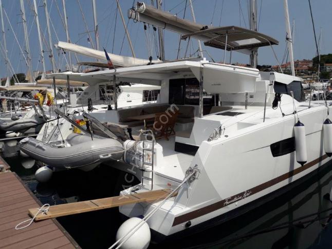Cat Lucia 40 for rent in Pula