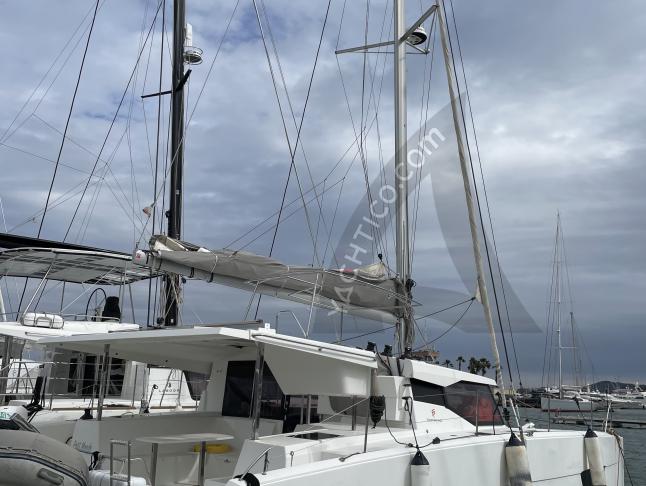 Catamaran Lucia 40 for hire in Grimaud