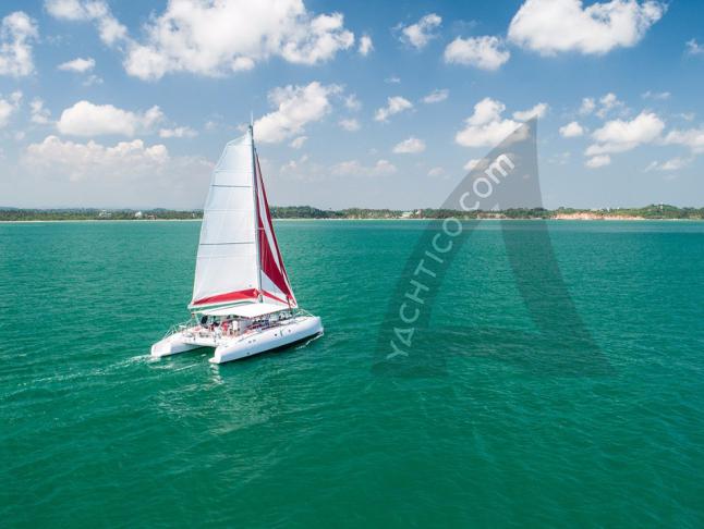 Katamaran Maxicat 53 chartern in Niua