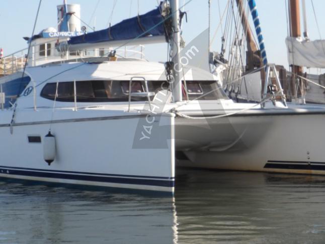 Kat Nautitech 40 Yachtcharter in La Trinite sur Mer Hafen