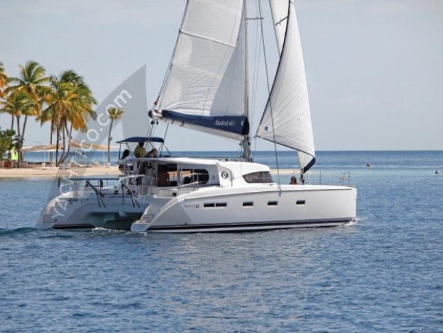 Kat Nautitech 441 in Marina Anse Marcel chartern