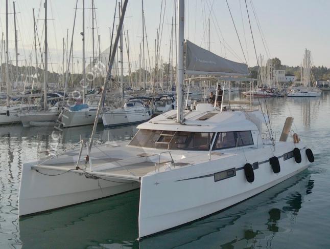 Kat Nautitech 46 Open Fly chartern in Gouvia Marina