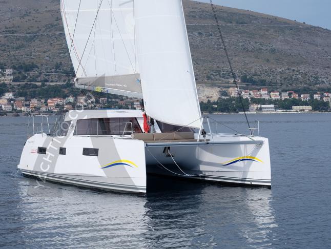 Katamaran Nautitech Open 40 chartern in Trogir