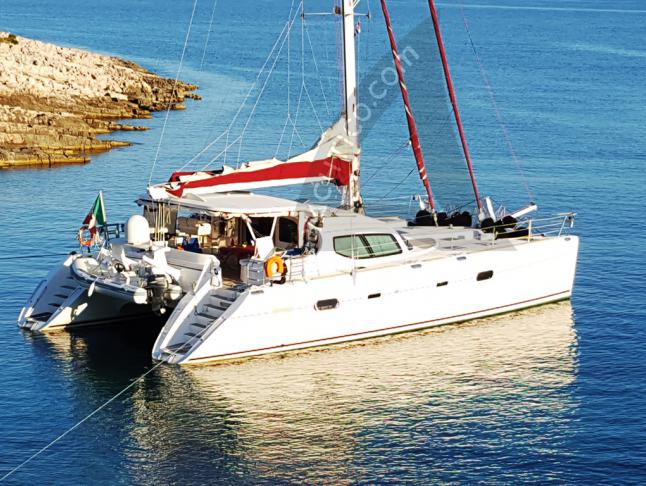 Kat Privilege 585 chartern in ACI Marina Trogir