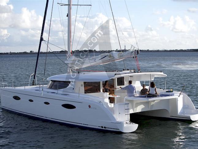 Catamaran Salina 48 for rent in Dubrovnik