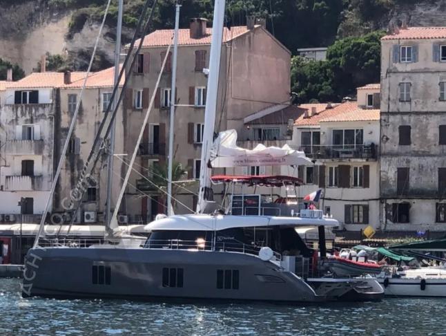 Cat Sunreef 50 available for charter in Ribishi