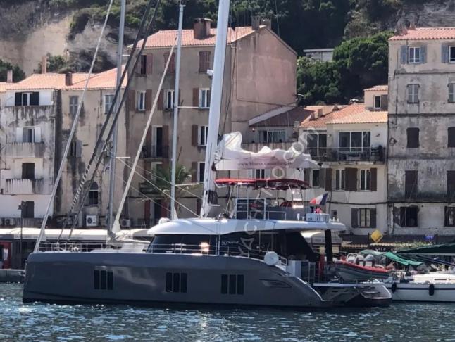 Katamaran Sunreef 50 Yachtcharter in Ribishi