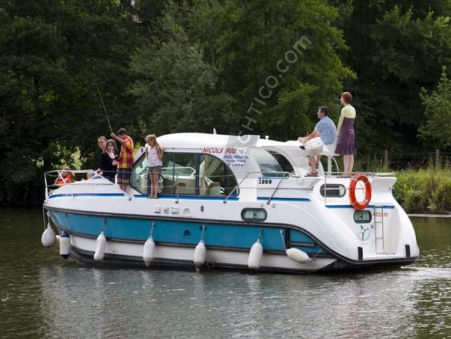 Houseboat Confort 900 DP for charter in Avignonet Lauragais