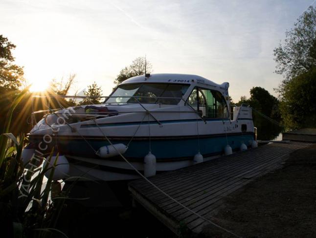 Houseboat Confort 900 DP for charter in Plagny