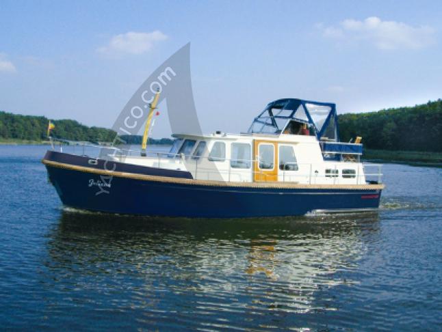 Yacht Hellingskip 1100 AK for hire in Rechlin