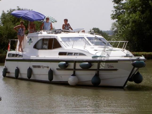 Navig 40 - Houseboat Rentals Lagarde (France)