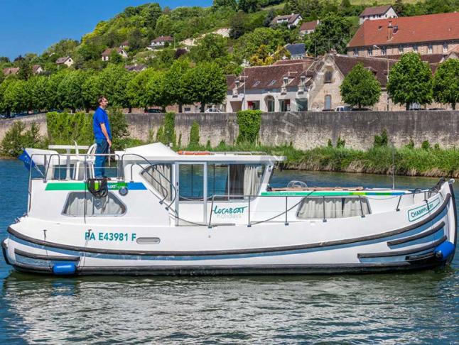Houseboat Penichette 1020 available for charter in Marina Les Granges