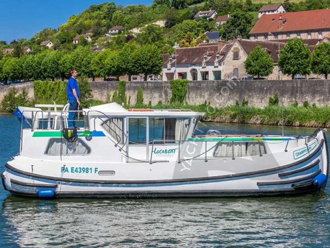 Houseboat Penichette 1020 for hire in Fuerstenberg