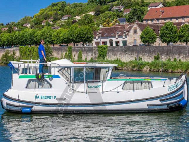 Houseboat Penichette 1020 for charter in Drecht Marina