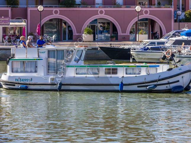 Houseboat Penichette 1106 available for charter in Lattes