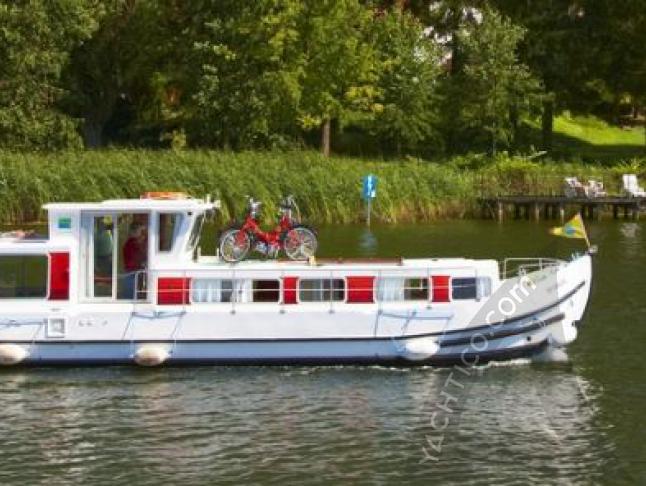 Houseboat Penichette 1107 for charter in Pont a Bar