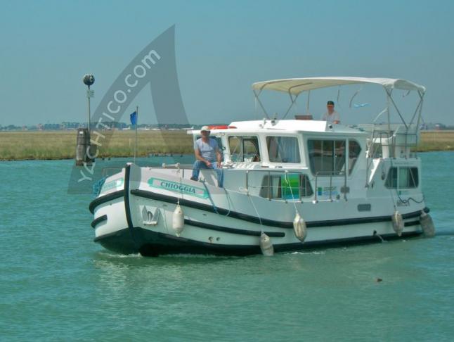 Houseboat Penichette 1180 for charter in Marina Roeblinsee