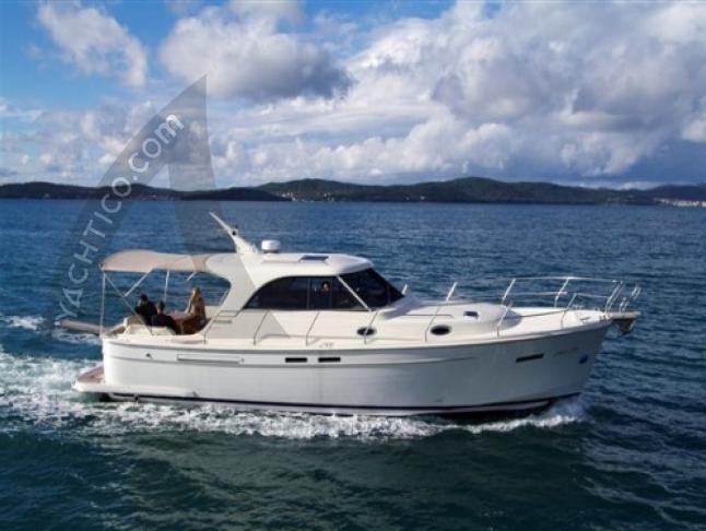 Motorboat Adriana 44 available for charter in Sukosan Bibinje
