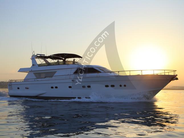 Motorboat Alalunga 78 for charter in San Salvo