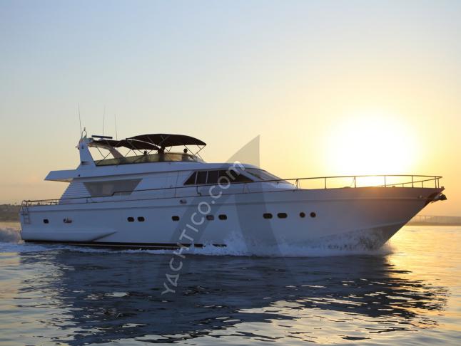 Motoryacht Alalunga 78 chartern in San Salvo