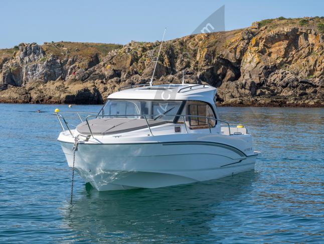 Motor yacht Antares 8 OB for rent in Icici