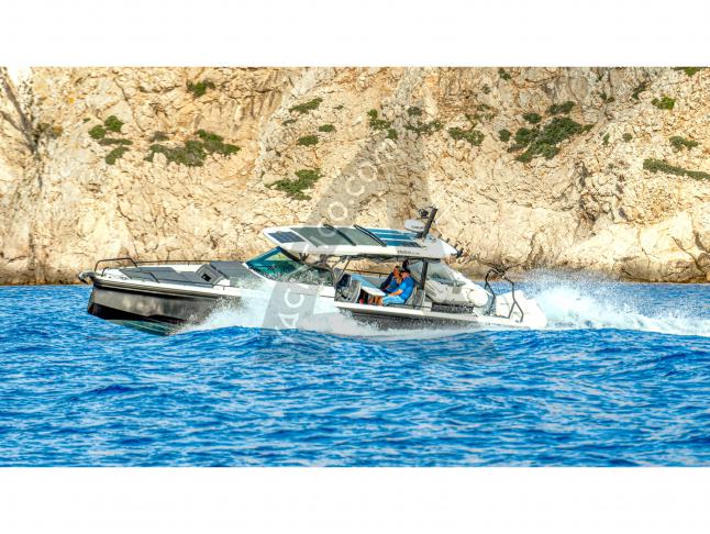 Yacht Axopar 37 Yachtcharter in Marina Parikia Port