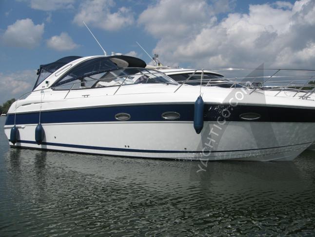 Motorboat Bavaria 33 Sport for rent in Marina Alboran