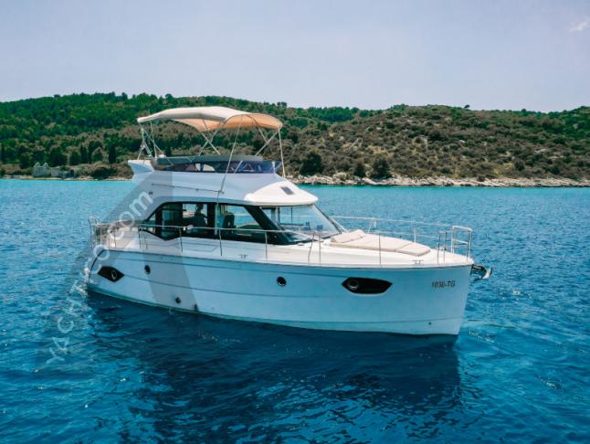 Motoryacht Bavaria E40 FLY chartern in Seget