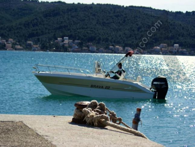 Yacht Brava 22 chartern in Split