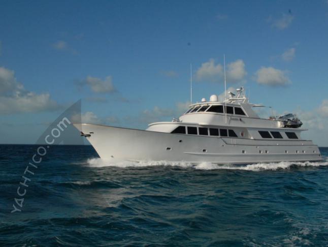 Yacht Broward 33M for hire in Grandview Palaca Marina