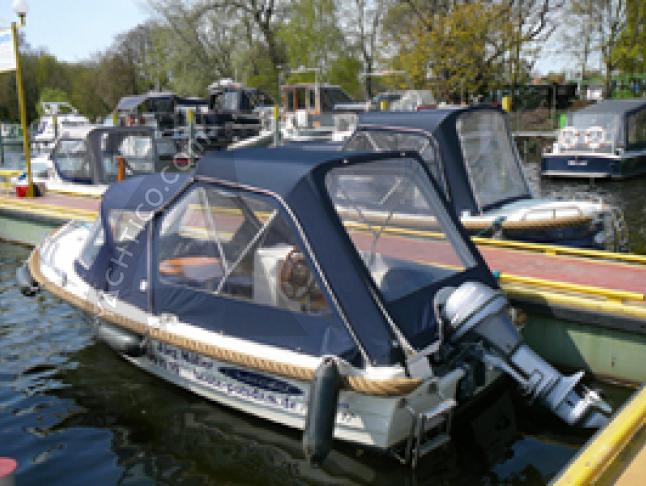 Motorboot Crescent Allure 17 Yachtcharter in Potsdam