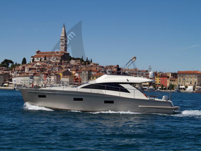 Motor yacht Cyrus 13.8 available for charter in Rovinj