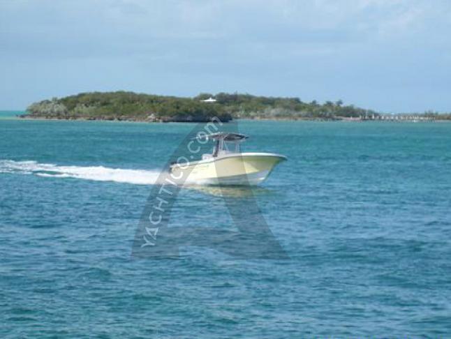 Motorboat Dusky 26 available for charter in Marsh Harbour City