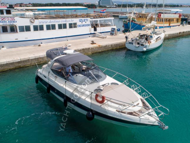 Motoryacht Endurance 41 chartern in Vodice