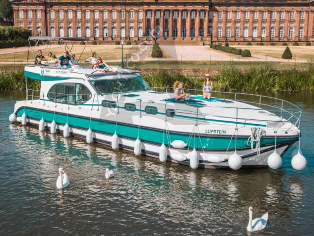 Houseboat Estivale Octo available for charter in Le Somail