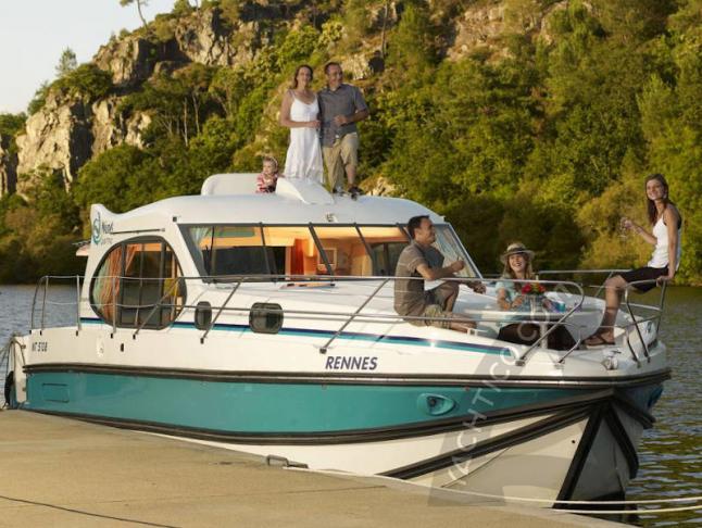 Houseboat Estivale Quattro for rent in Marina La Somail